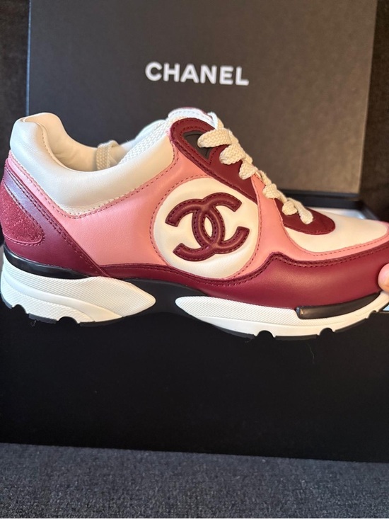 CHANEL White & Burgundy CC Logo Leather Sneakers - Picture 2 of 3